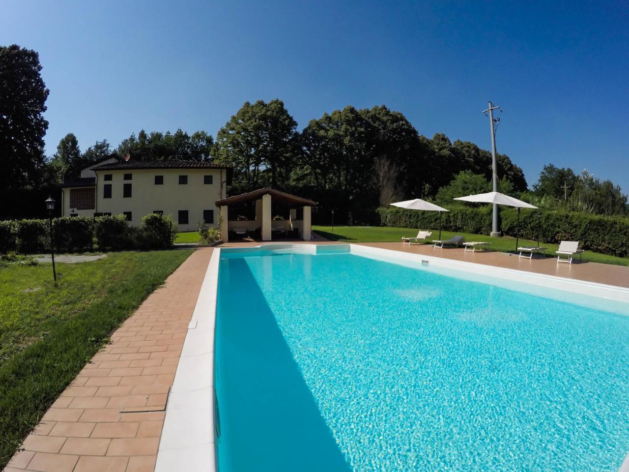 Casale La Fata -Tipico Toscano Immerso Nelle Colline Tra Lucca E Versilia, 6 Appartamenti Indipendenti Camaiore Ngoại thất bức ảnh