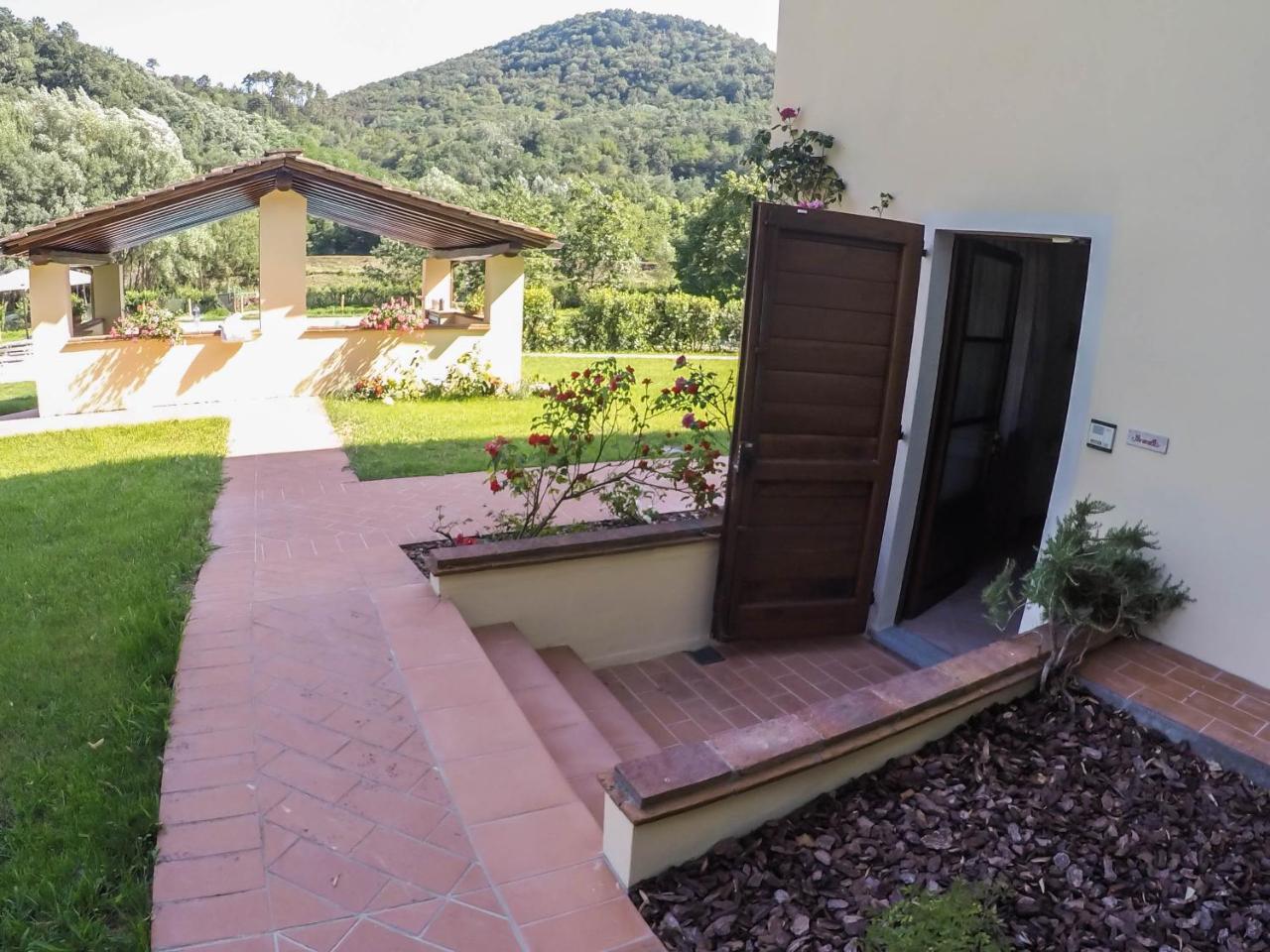 Casale La Fata -Tipico Toscano Immerso Nelle Colline Tra Lucca E Versilia, 6 Appartamenti Indipendenti Camaiore Ngoại thất bức ảnh